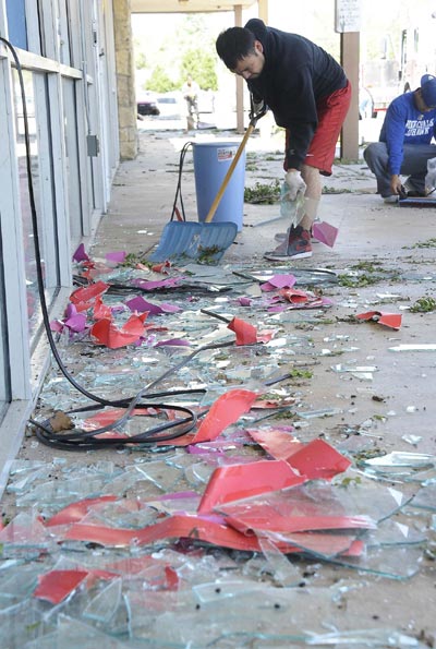 Storms sweep US Midwest