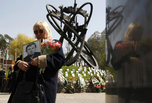 People mourn Chernobyl victims