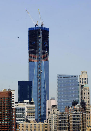 One World Trade Center becomes NY's tallest