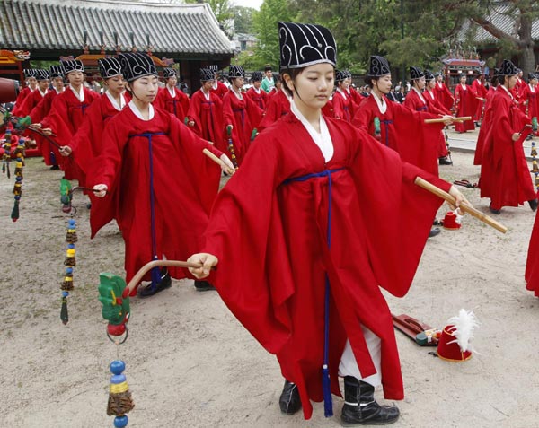 S Korean students honor Confucius