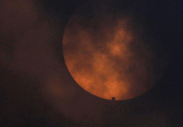 Rare Venus transit draws astronomers worldwide