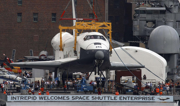 US space shuttle Enterprise makes final landing