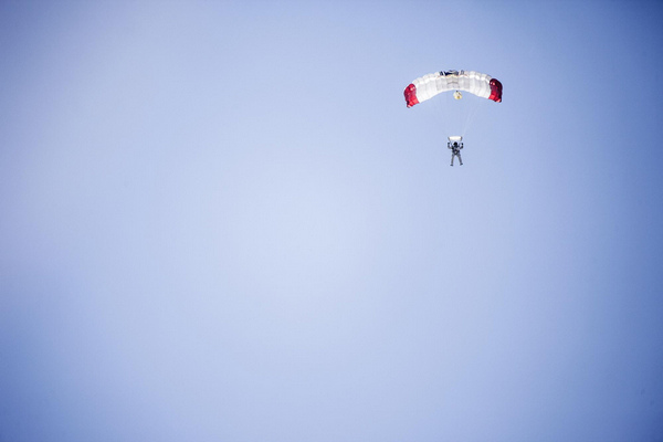 Felix Baumgartner makes record-setting skydive