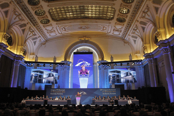 Wilfried Martens re-elected as EPP president