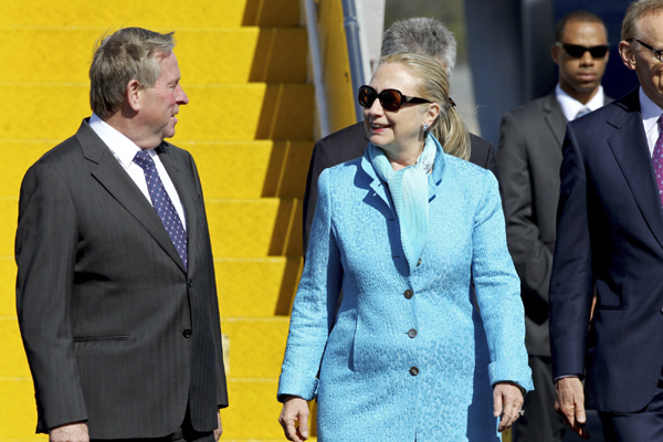 Clinton visits Perth for AUSMIN talks