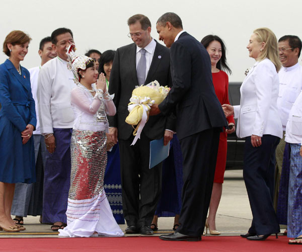 Obama begins historic visit to Myanmar