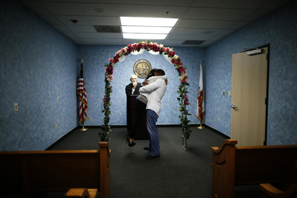 American couples mark 12-12-12 with weddings