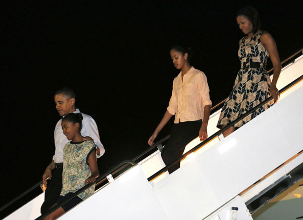 Obama starts Hawaiian vacation