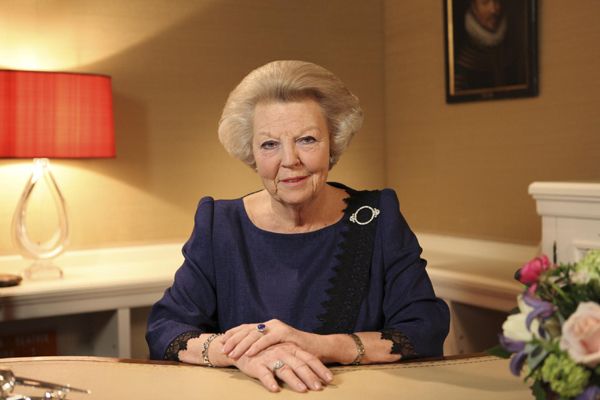 Dutch Queen Beatrix announces abdication