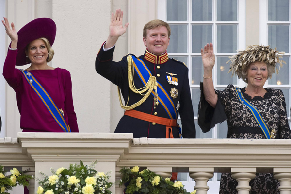 Dutch Queen Beatrix announces abdication