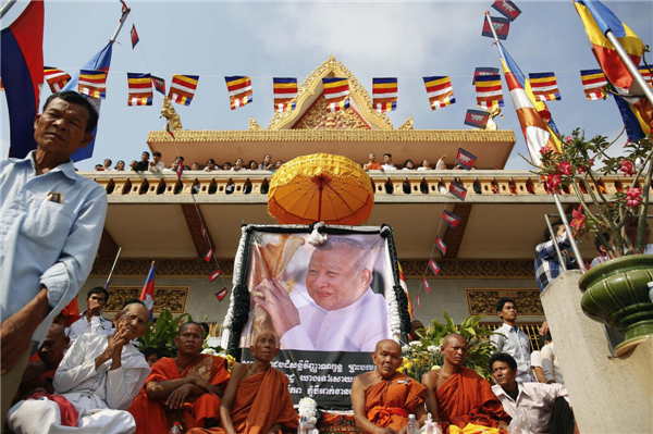 Cambodia begins funeral procession for Sihanouk