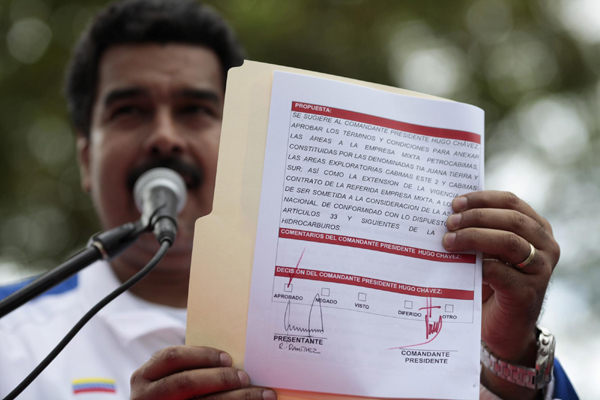 Chavez approves oil industry strengthening plan