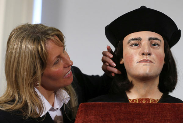 Plastic model reveals likeness of Richard III Plastic model reveals likeness of Richard III