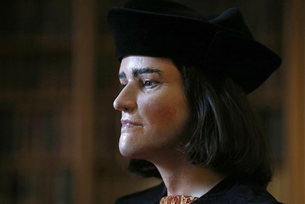 Plastic model reveals likeness of Richard III Plastic model reveals likeness of Richard III
