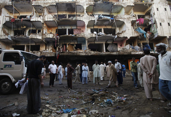 40 killed in twin blasts in Pakistan's Karachi
