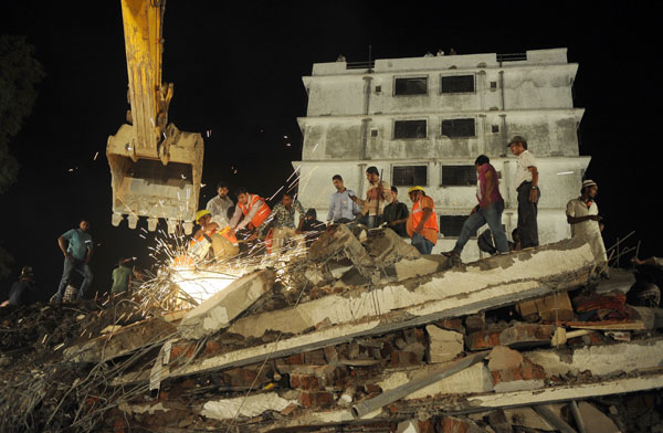 Building collapse in Mumbai suburb kills at least 42
