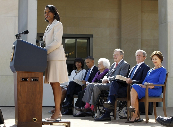 Presidents meet at Bush library opening