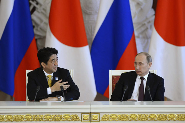 Russia, Japan try to bridge gaps on thorny issues