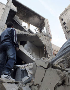 Syrian clash centers on rebel-held town Qusair