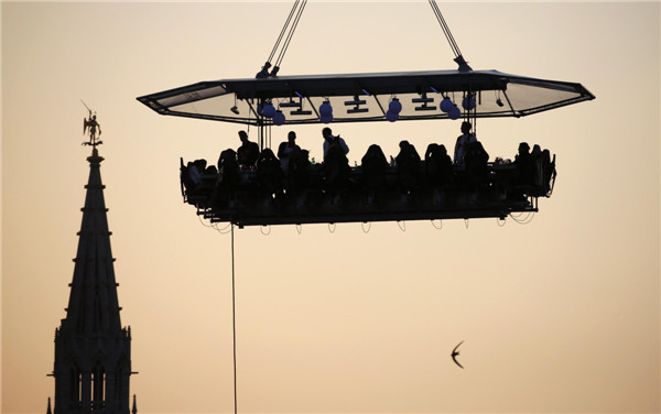 'Dinner in the Sky' in Brussels