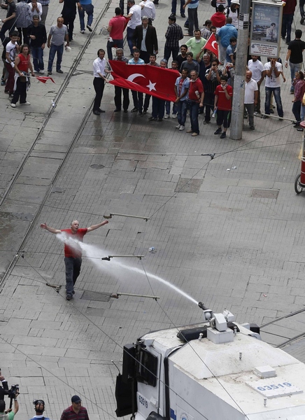 Anti-govt unrest continues in Turkey