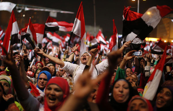 Jubilant crowds celebrate after Mursi overthrown