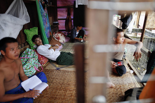 Myanmar's heroin addicts resort religion's help