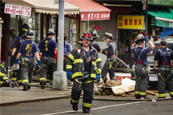 10 injured in building collapse in Chinatown, NYC