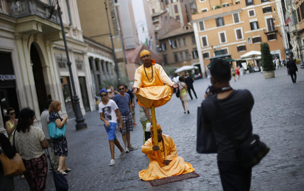 Stunning street performance in Rome