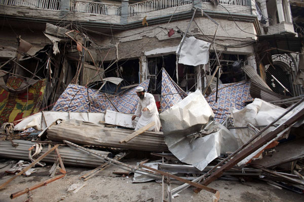 Pakistan market attack kills 42