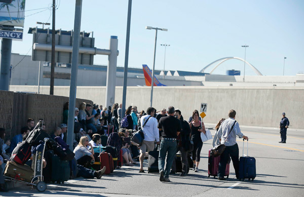TSA agent killed, six hurt in Los Angeles airport shooting