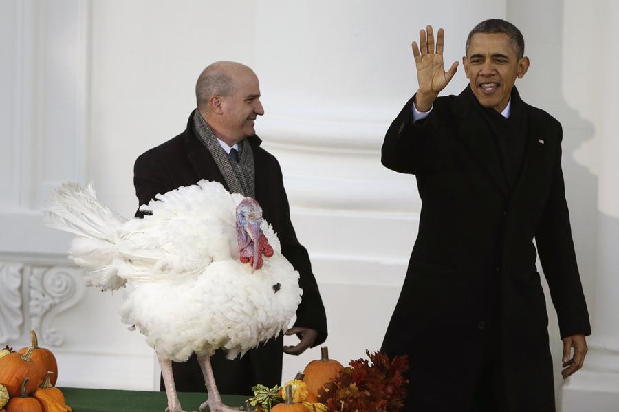 Obama pardons Thanksgiving turkey