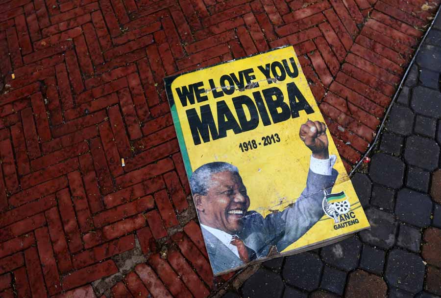 S Africa holds memorial service for Mandela