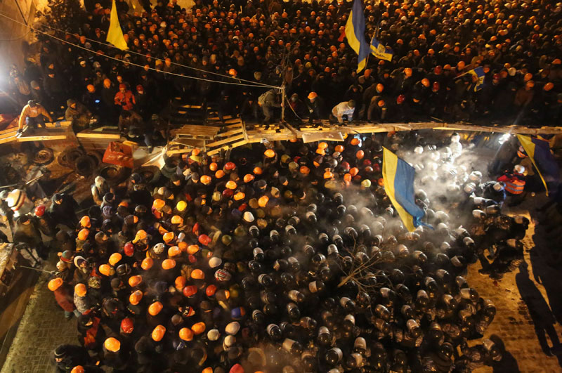 Ukrainian riot police clash with protesters