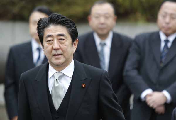 Japan PM visits Yasukuni Shrine