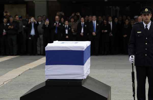 Body of Israel's Ariel Sharon lies in state