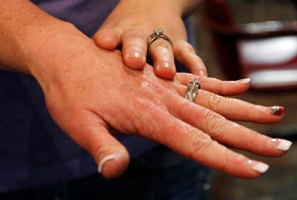 Gay couples in Utah can file joint state taxes