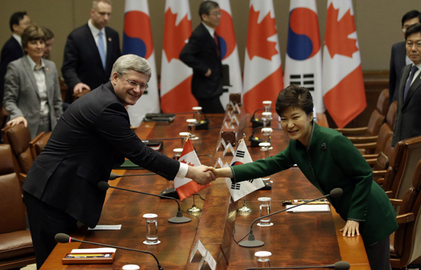 S Korea, Canada signs comprehensive FTA