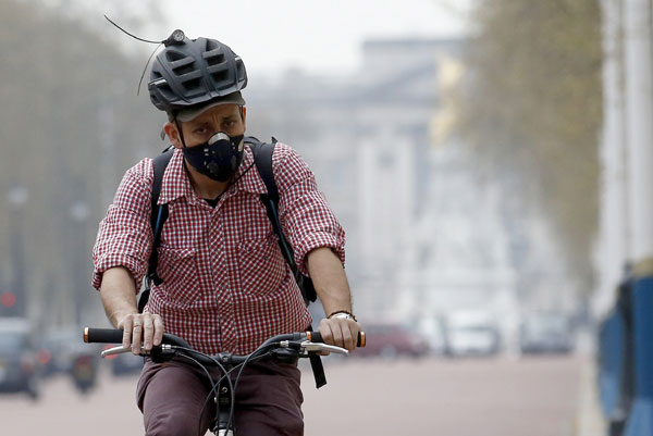 A 'perfect storm' of smog in UK prompts health alert
