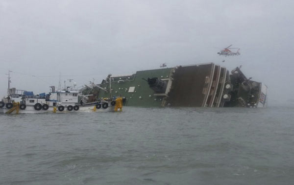 South Korean ferry with 477 passengers sinks off south coast