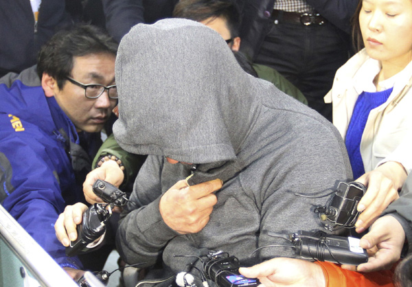 S Korean ferry's captain under probe