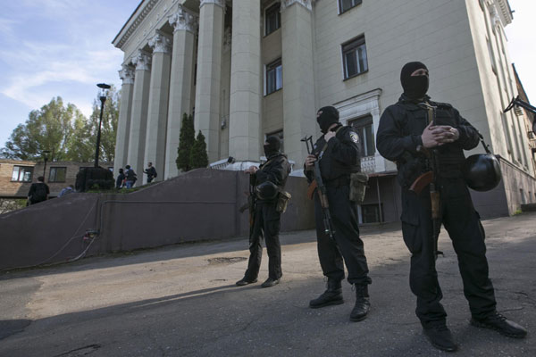 Pro-Russian protesters occupy TV building in eastern Ukraine
