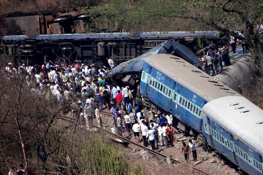 Indian train derailment kills at least 12