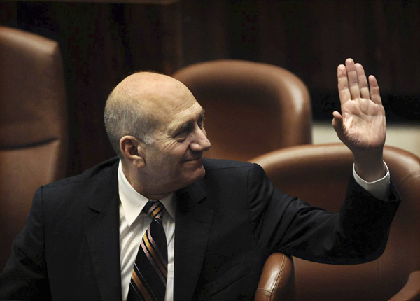 Israeli court sentences ex-PM Olmert to 6 years