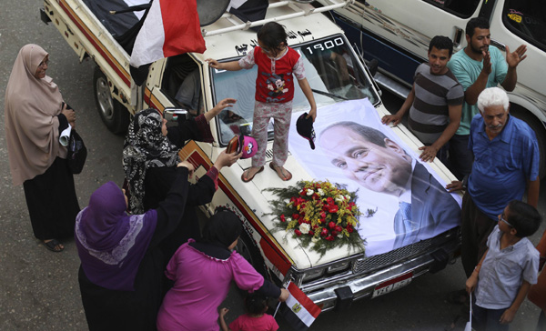 Egypt extends presidential vote