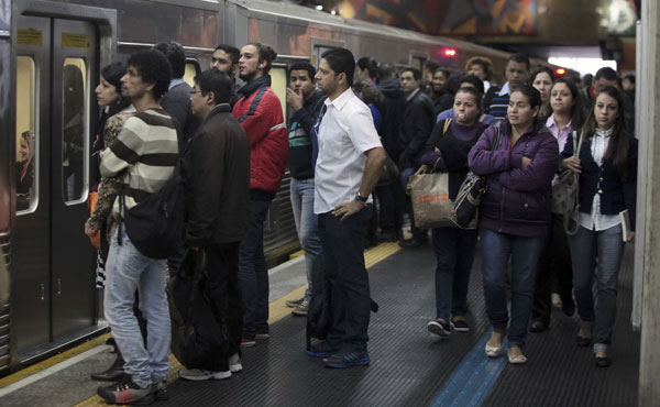 Brazil averts subway strike on eve of World Cup