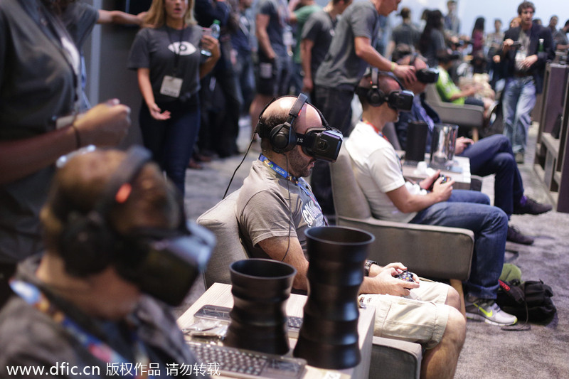 Oculus Rift virtual reality gears draw fans in E3