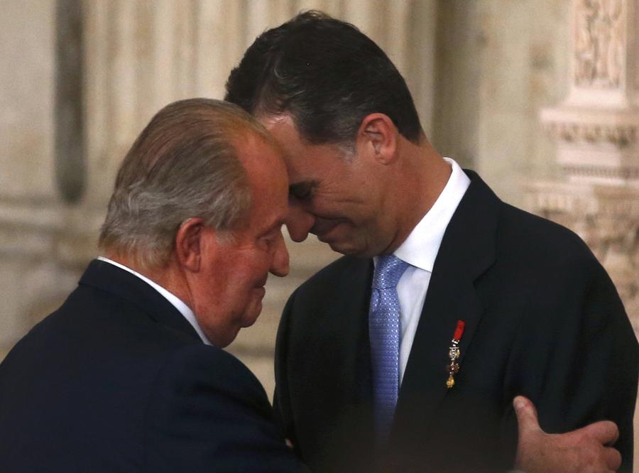 King Juan Carlos I of Spain signs abdication bill