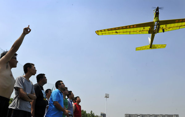 Aeromodelling enthusiasts spend summer at school