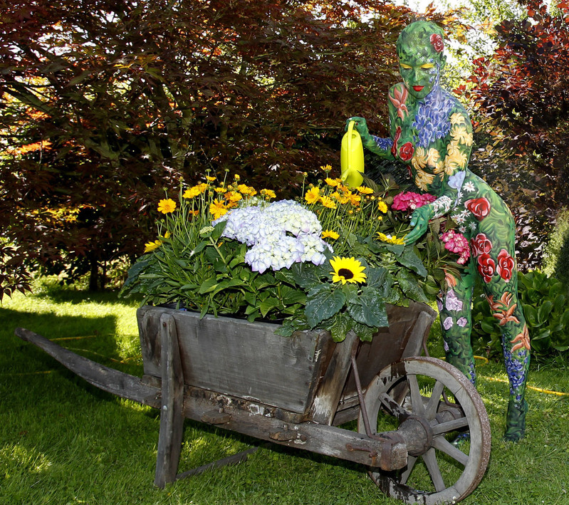 When a gardener meets a floral fairy